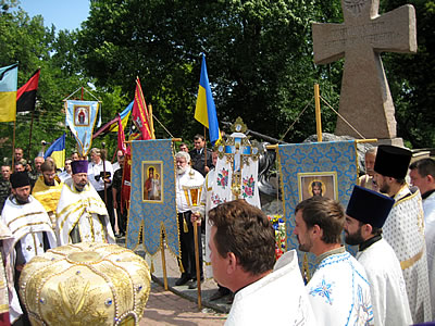 У Полтаві вшанували загиблих українських козаків, шведів і росіян. Фото