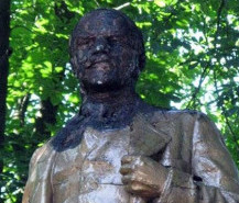 Підпалили пам'ятник Леніну на Житомирщині, вождь схожий на афроамериканця
