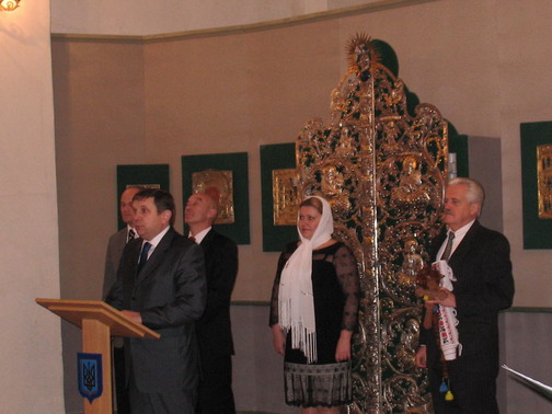 В Борисоглібському соборі ХІІ ст. Чернігівському земляцтву передано булаву і козацькі клейноди