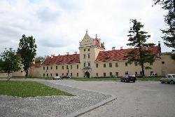Королівський замок у містечку Жовква на Львівщині руйнується