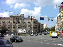 Народні депутати пропонують у Києві площу Льва Толстого перейменувати на площу Народного Руху