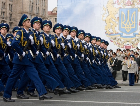 У Києві відбувся парад військ на честь 18-ї річниці незалежності України. Фоторепортаж