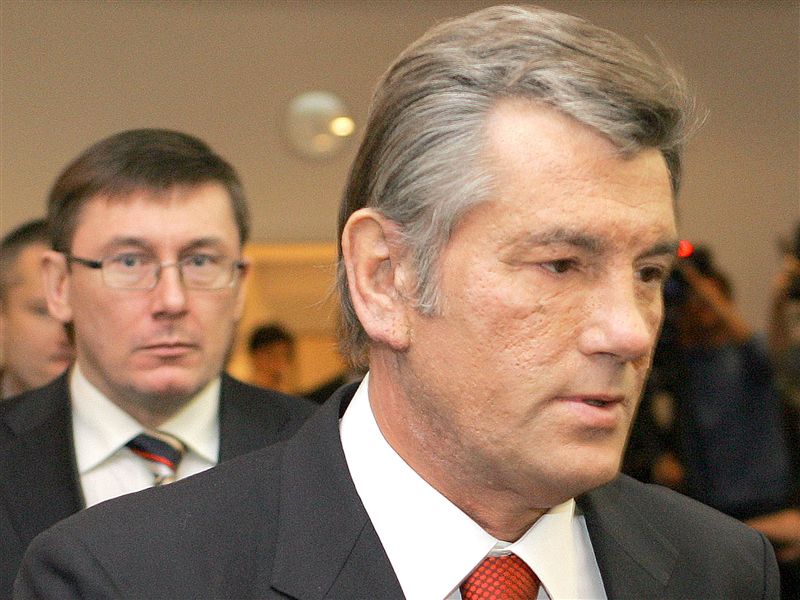 Юрій Луценко погрожує арештом працівникам Секретаріату Президента та керівникам Нацбанку