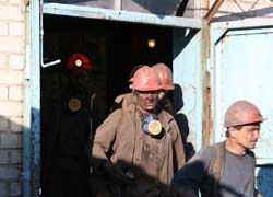 У Донецьку на шахті імені О.Засядька виявлені без ознак життя тіла 33 гірників