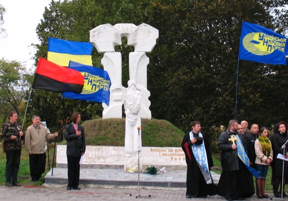 Відзначення свята Покрови Пресвятої Богородиці, Українського козацтва та УПА у Чернігові. Фото
