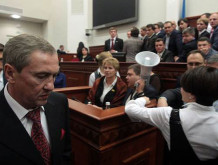 Київські депутати заглушили Леоніда Черновецького ногами