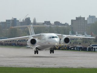 У Києві представлено перший серійний зразок реактивного пасажирського літака Ан-148